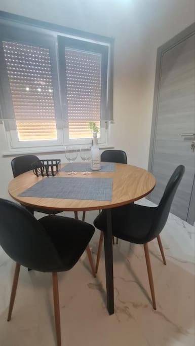 Mias Luxury Apartment 리예카 외부 사진
