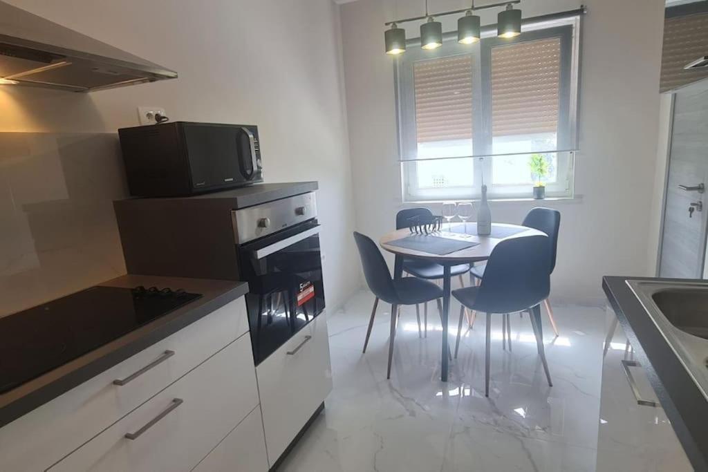 Mias Luxury Apartment 리예카 외부 사진