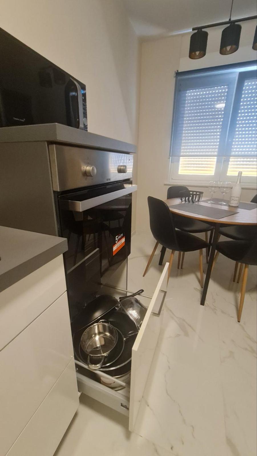 Mias Luxury Apartment 리예카 외부 사진